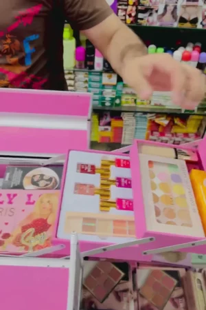 Travelling Makeup Kit with Mirror and Beauty Portable Set ONLY 39/- (5AG3)