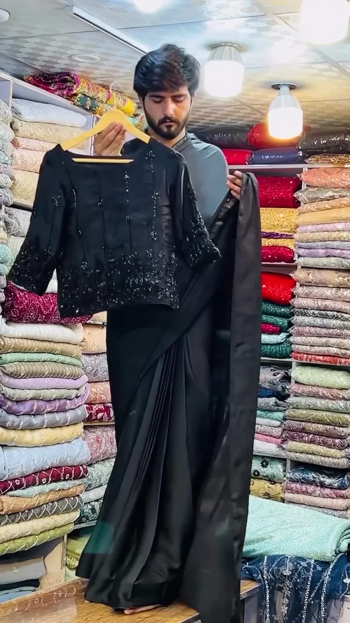 Thread Embroidery On Black Georgette Saree With Baahar-e-Siyah Blouse
