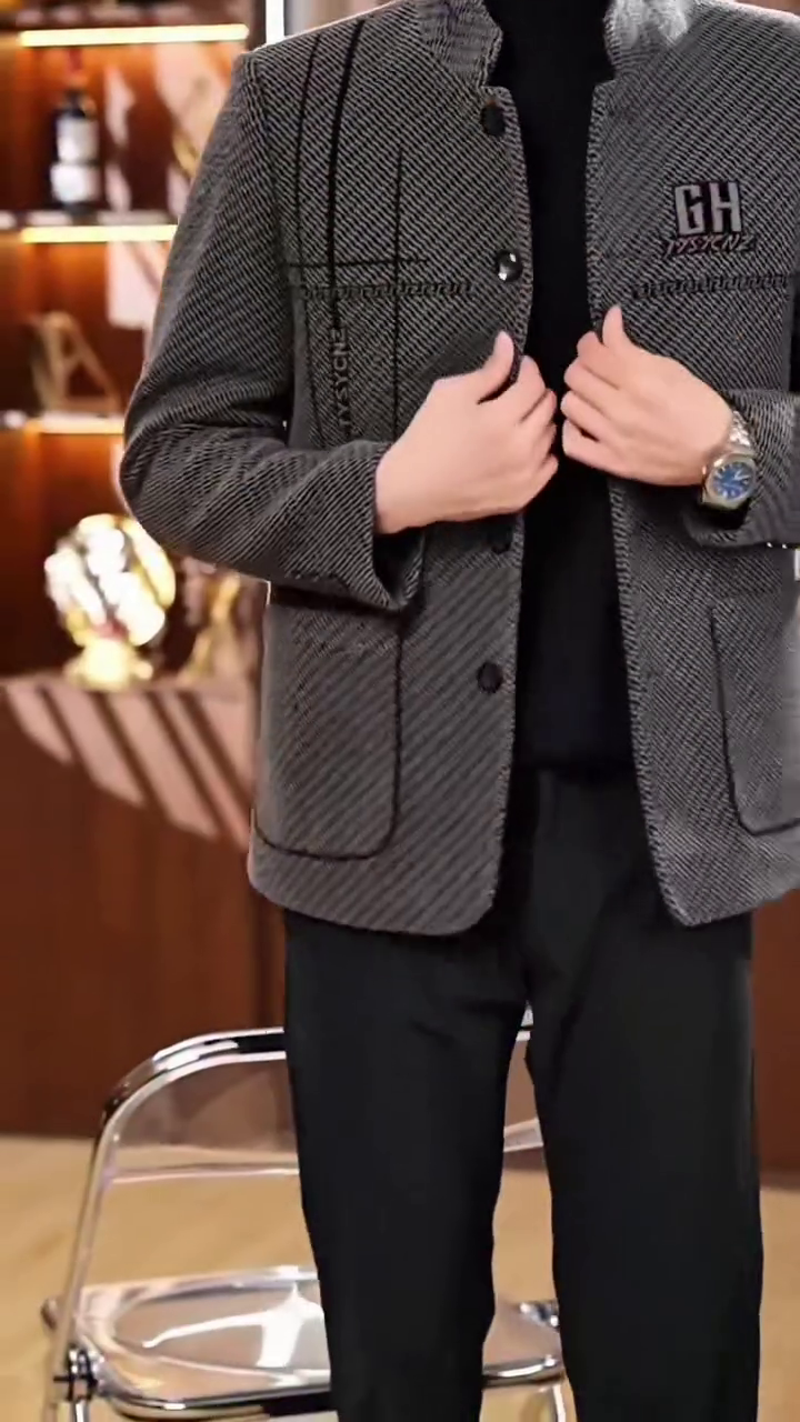 Men's Grey Herringbone Plaid Stand Collar Jacket - Image 4