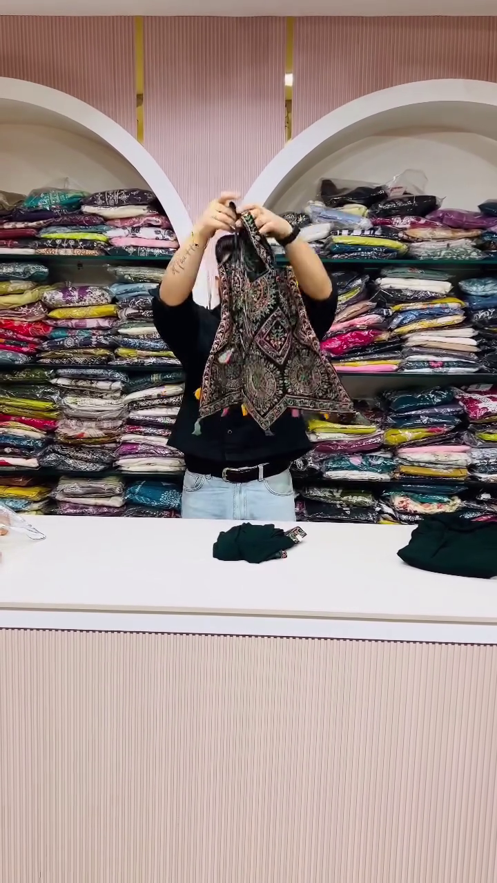 WOMEN'S Georgette Semi-Stiched lehnga - Image 10