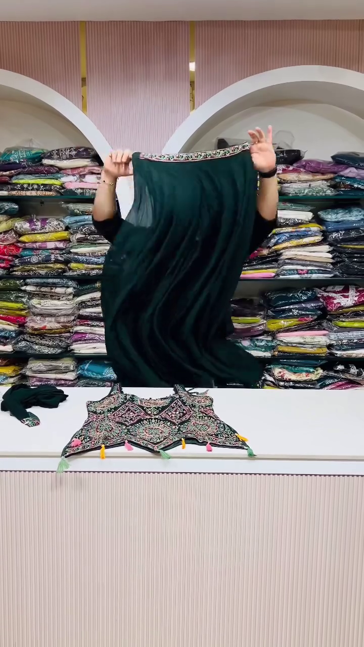 WOMEN'S Georgette Semi-Stiched lehnga - Image 7