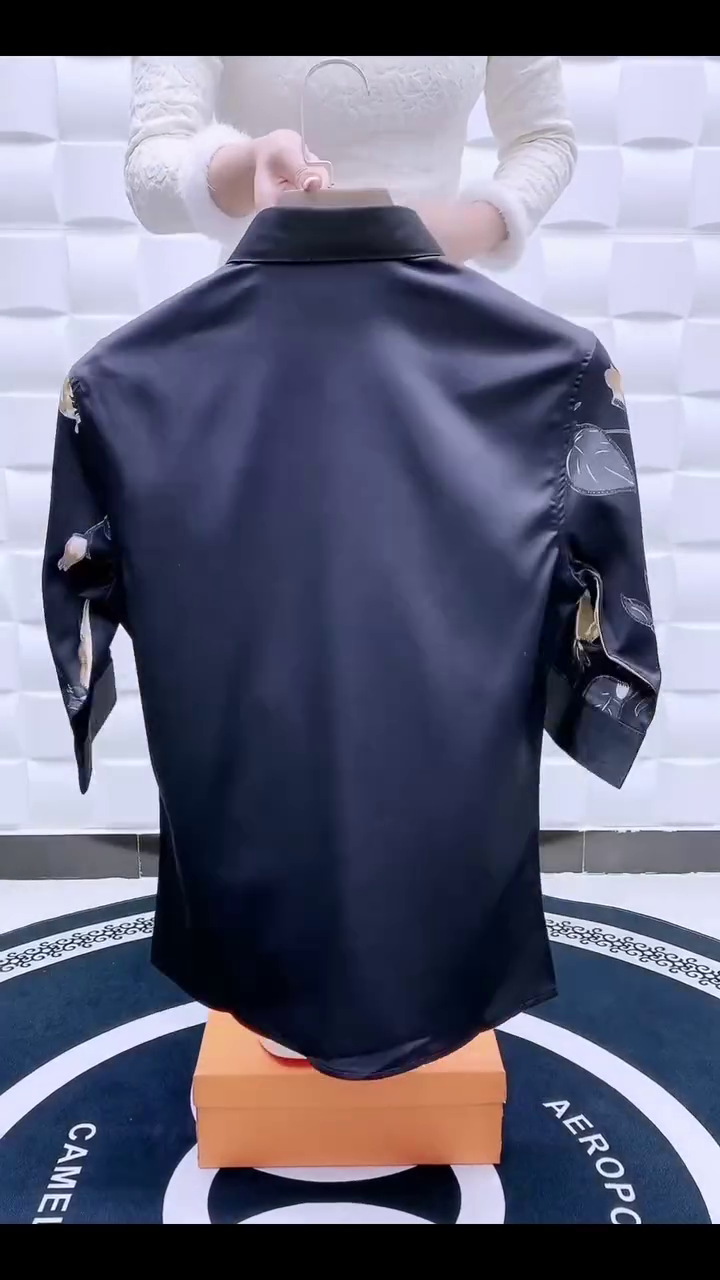 Men Standard Regular Fit Spread Collar Graphic Printed Elastane Casual Shirt - Image 10